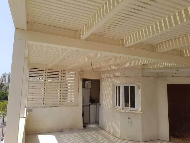 פרגולה עץ בצבע לבן